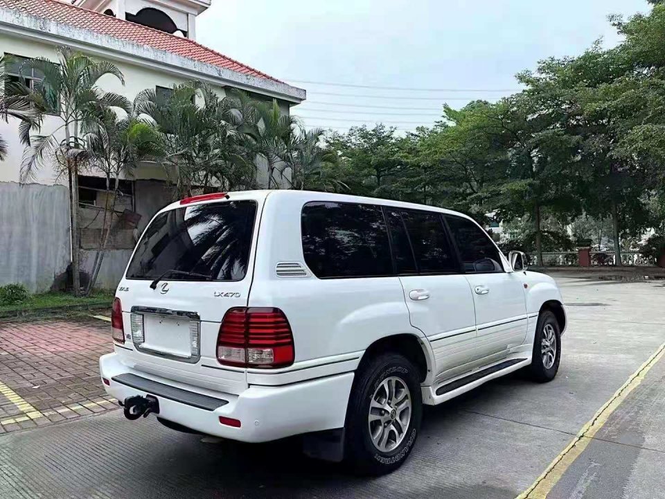 2008年雷克萨斯lx470售价11万,提升车辆的公路性能以及行驶质感