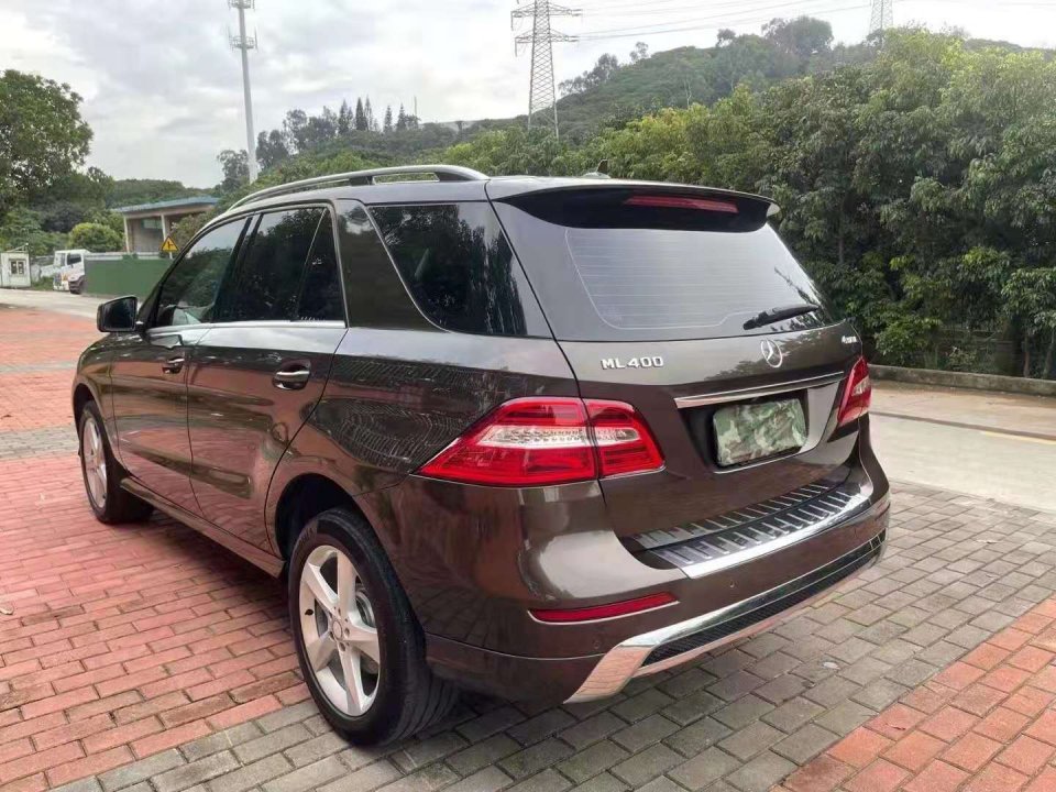 2015年奔驰ml400售价18.5万,是空气动力学与设计美学的完美结合