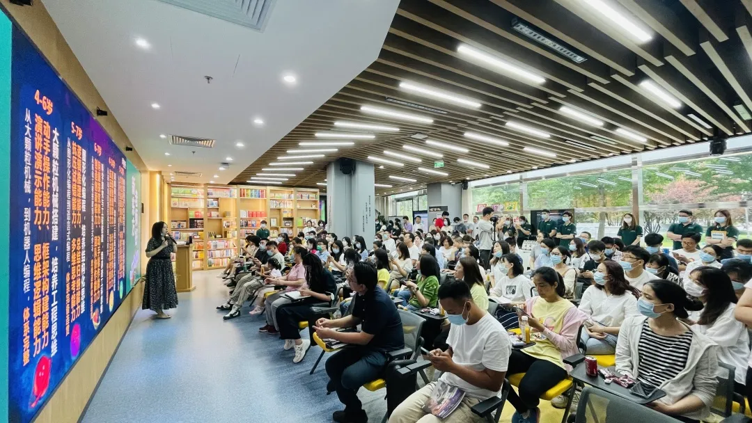 让爱玩的孩子更有想象力、创造力!太适合咱娃了休闲区蓝鸢梦想 - Www.slyday.coM 让爱玩的孩子更有想象力、创造力!太适合咱娃了休闲区蓝鸢梦想 - Www.slyday.coM