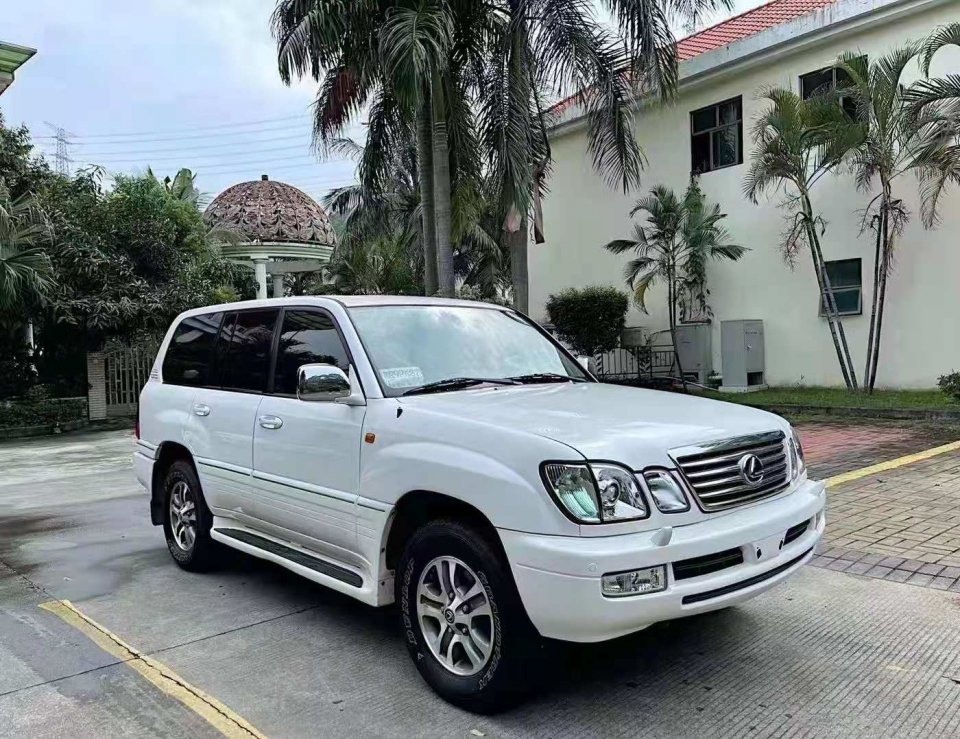2008年雷克萨斯lx470售价11万,提升车辆的公路性能以及行驶质感