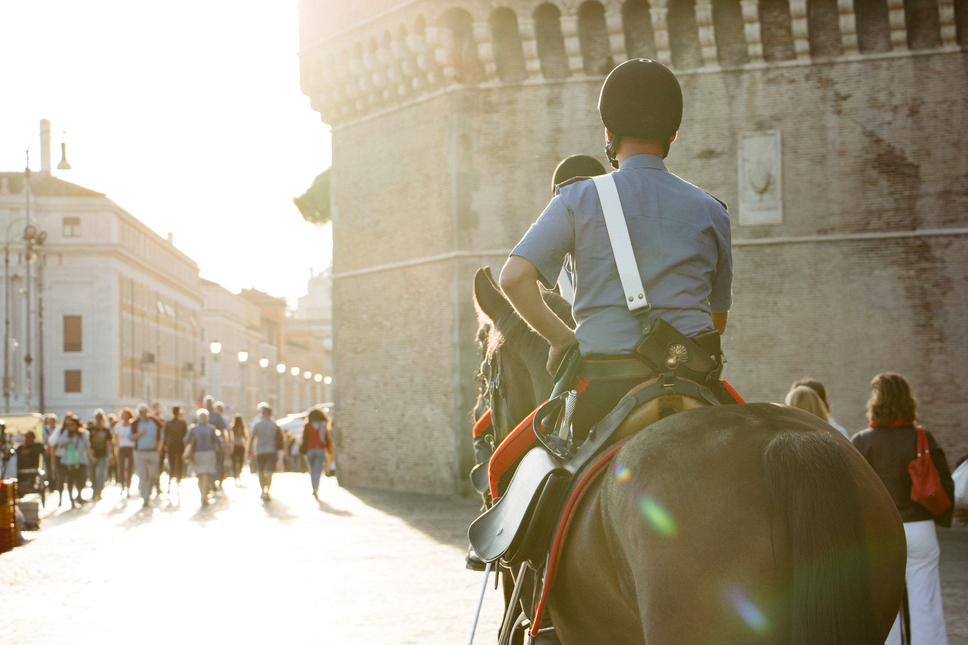 在街头摄影,也在街头做一个讲故事的人