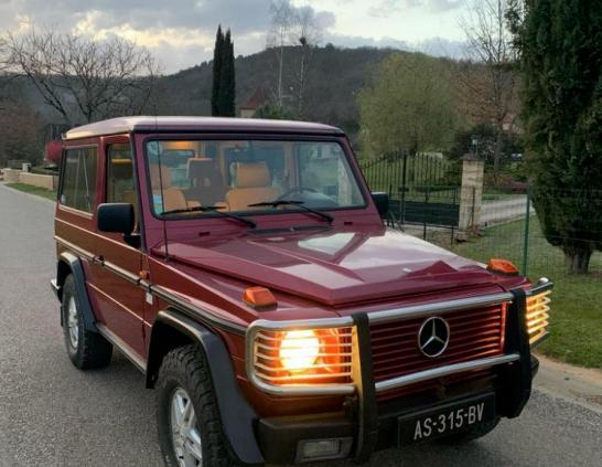 奔驰情怀再现,配大尺寸车标,奔驰g级三门版实拍