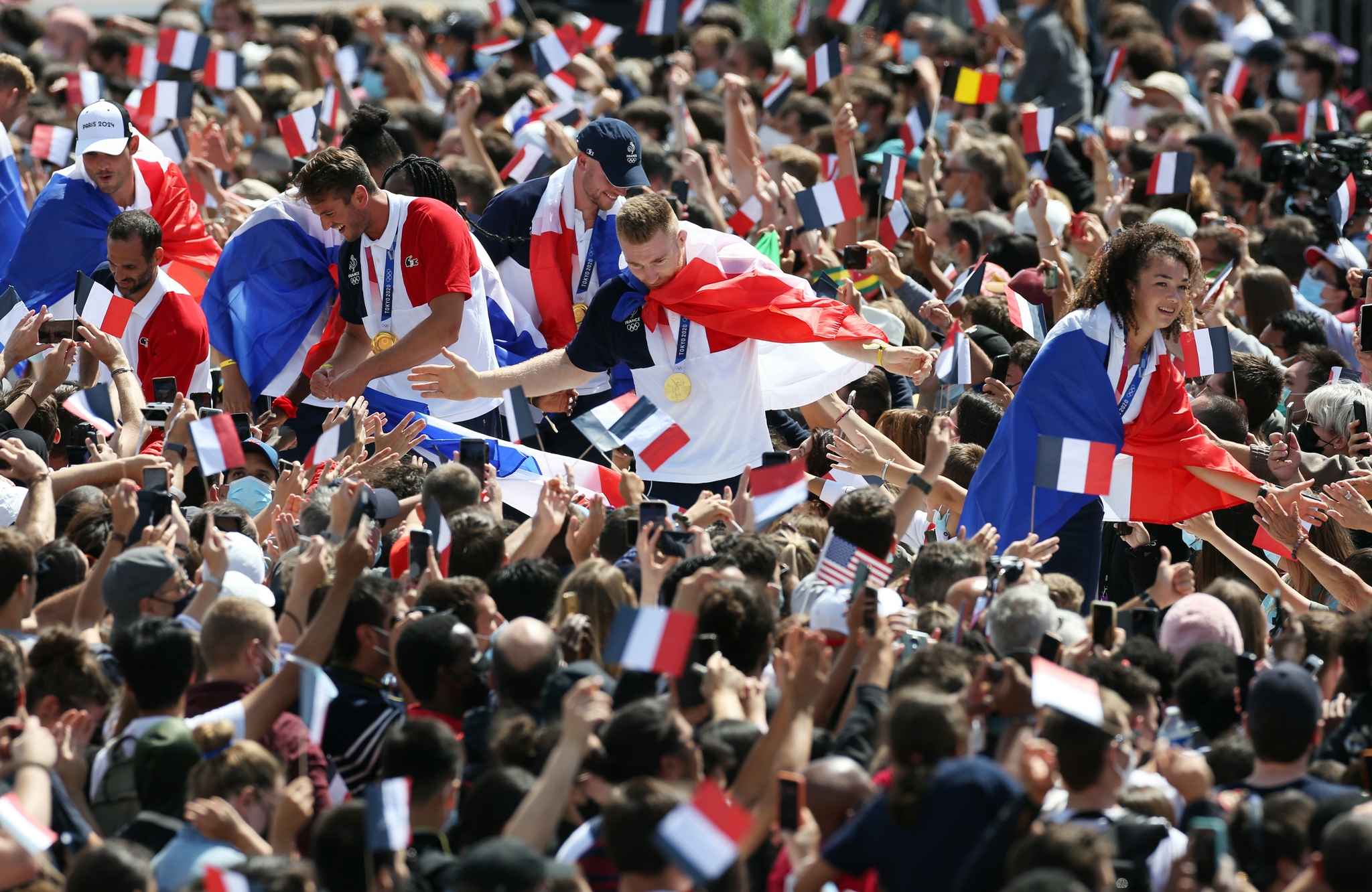 东京奥运会|夏奥会聚焦巴黎 埃菲尔铁塔前举行盛大庆祝仪式