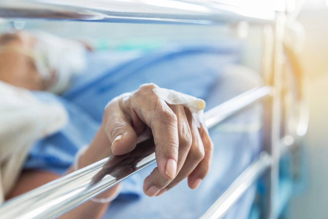 突然肚子痛！广东一男子吃烧烤后住进ICU！医生：或可致命！休闲区蓝鸢梦想 - Www.slyday.coM