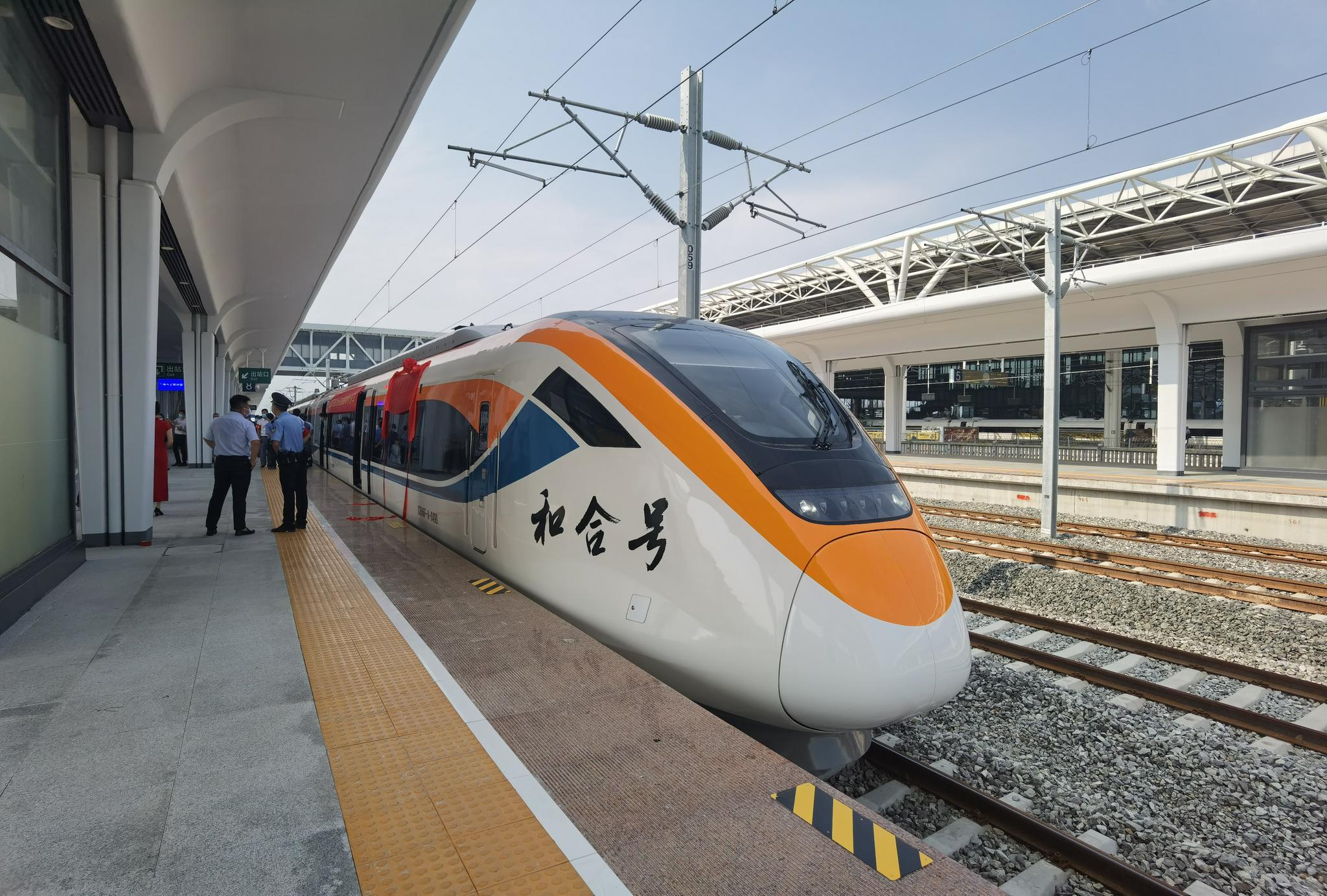 省交通集团金台铁路6月份开通运营后,台州市郊列车利用该线开通运营