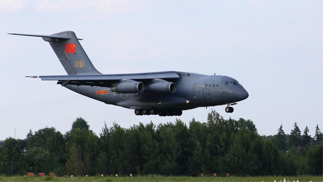 中国空军运20运输机首次飞抵白俄罗斯