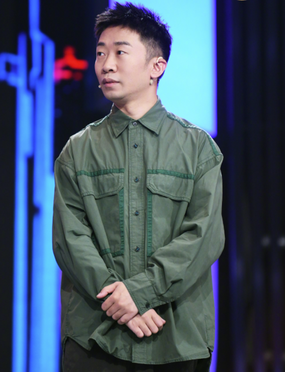 杨迪发现奥运闭幕式五环上有飞蛾 直呼：我还以为是这破了！休闲区蓝鸢梦想 - Www.slyday.coM