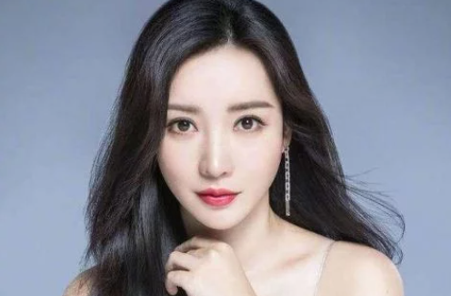 被网友催婚,把一手烂牌打成王炸的柳岩,什么时候能找到另一半?休闲区蓝鸢梦想 - Www.slyday.coM 被网友催婚,把一手烂牌打成王炸的柳岩,什么时候能找到另一半?休闲区蓝鸢梦想 - Www.slyday.coM