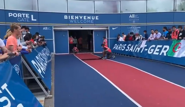 全球24小时直播梅西转会，已抵达法国领空，球场在铺红毯休闲区蓝鸢梦想 - Www.slyday.coM