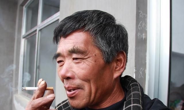 俗话说“眉毛一根长,胜过万担粮”,50岁后眉毛变长说明什么呢?休闲区蓝鸢梦想 - Www.slyday.coM 俗话说“眉毛一根长,胜过万担粮”,50岁后眉毛变长说明什么呢?休闲区蓝鸢梦想 - Www.slyday.coM