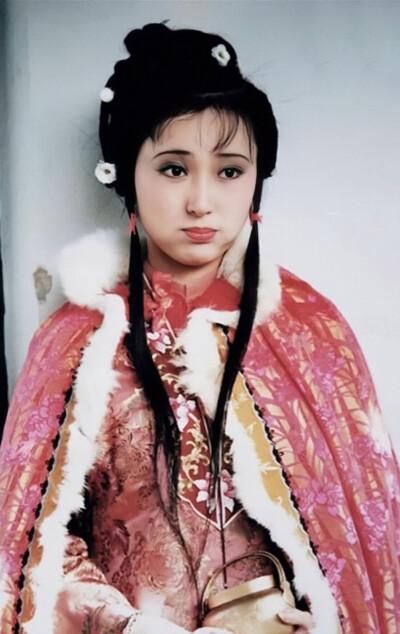 "林黛玉"的两段情缘:患病后与丈夫一同出家,难逃"红楼魔咒"|红楼