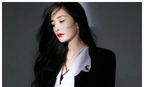 《斛珠夫人》未上映,杨幂又“搞大事情”?男主被曝是新一代顶流休闲区蓝鸢梦想 - Www.slyday.coM 《斛珠夫人》未上映,杨幂又“搞大事情”?男主被曝是新一代顶流休闲区蓝鸢梦想 - Www.slyday.coM