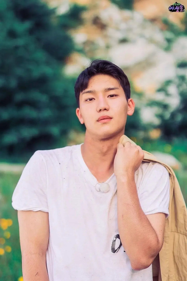 韩国新选秀节目选手颜值引热议,大饼脸瞩目,网嘲韩国人有审丑癖