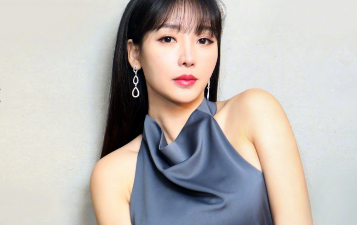 被网友催婚,把一手烂牌打成王炸的柳岩,什么时候能找到另一半?休闲区蓝鸢梦想 - Www.slyday.coM 被网友催婚,把一手烂牌打成王炸的柳岩,什么时候能找到另一半?休闲区蓝鸢梦想 - Www.slyday.coM