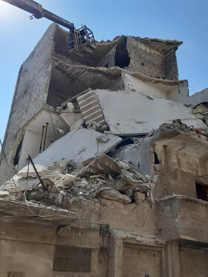 叙利亚重建:10年后再整修代尔祖尔公路,阿勒颇工人铺沥青修路