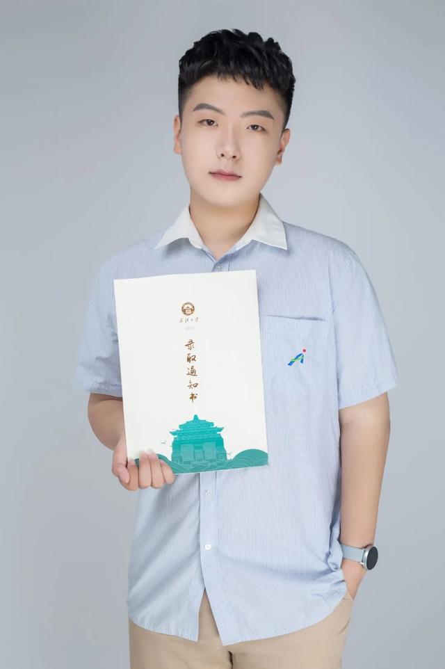 这个少年,热爱古文学,背着《滕王阁序》走进武汉大学…休闲区蓝鸢梦想 - Www.slyday.coM 这个少年,热爱古文学,背着《滕王阁序》走进武汉大学…休闲区蓝鸢梦想 - Www.slyday.coM