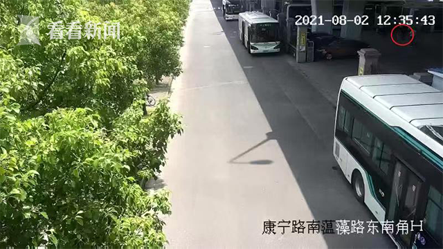 视频｜4岁萌娃偷溜上街找妈妈 找着找着自己却迷路了休闲区蓝鸢梦想 - Www.slyday.coM