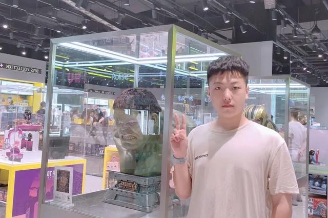 这个少年,热爱古文学,背着《滕王阁序》走进武汉大学…休闲区蓝鸢梦想 - Www.slyday.coM 这个少年,热爱古文学,背着《滕王阁序》走进武汉大学…休闲区蓝鸢梦想 - Www.slyday.coM