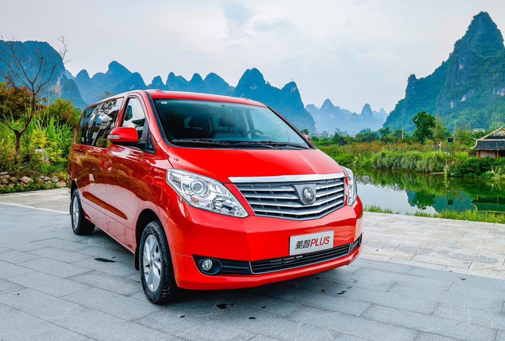 东风风行新款菱智plus上市,换全新车标,9.99万起