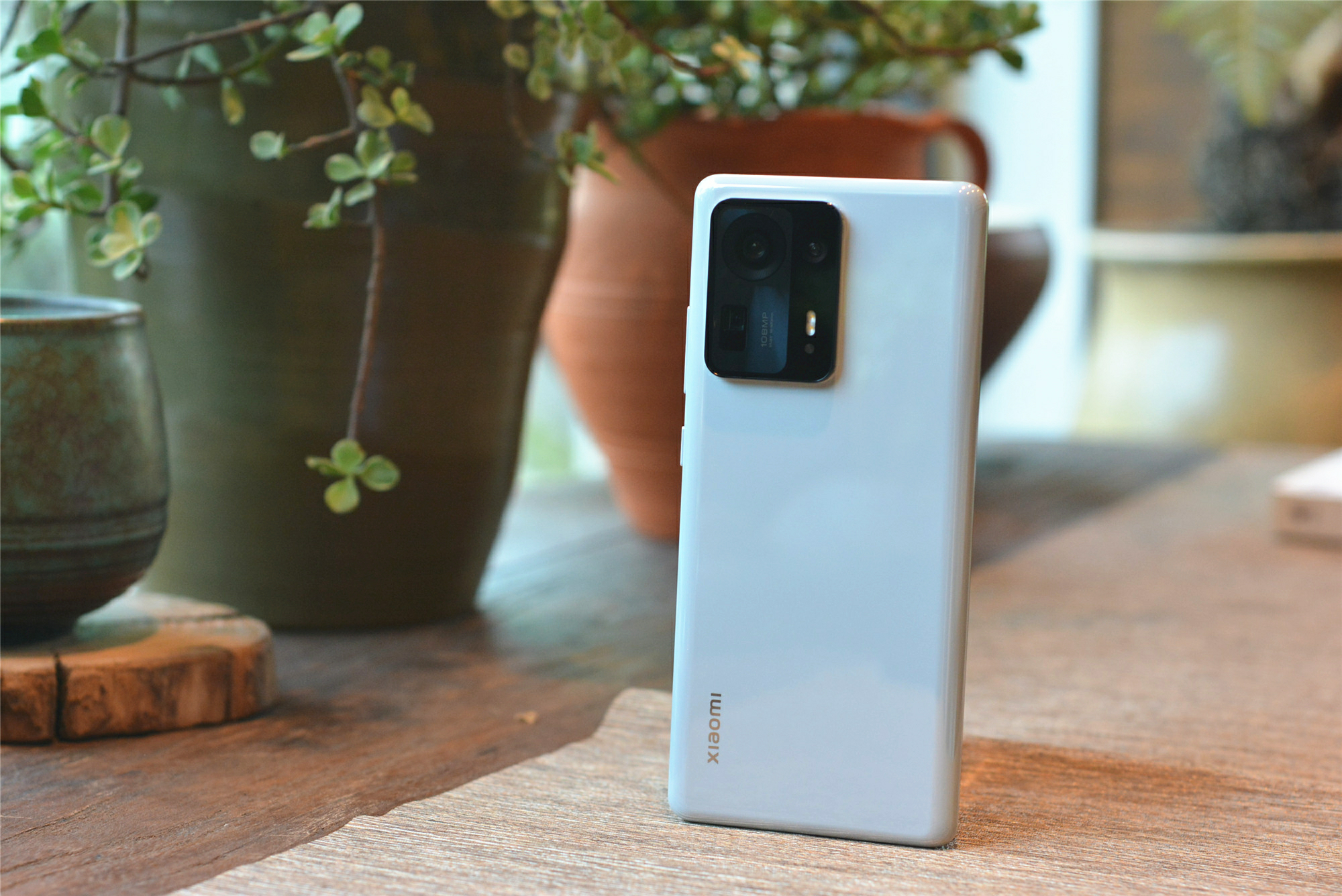 小米mix4真机实拍图来了一体陶瓷cup全面屏是在追求完美