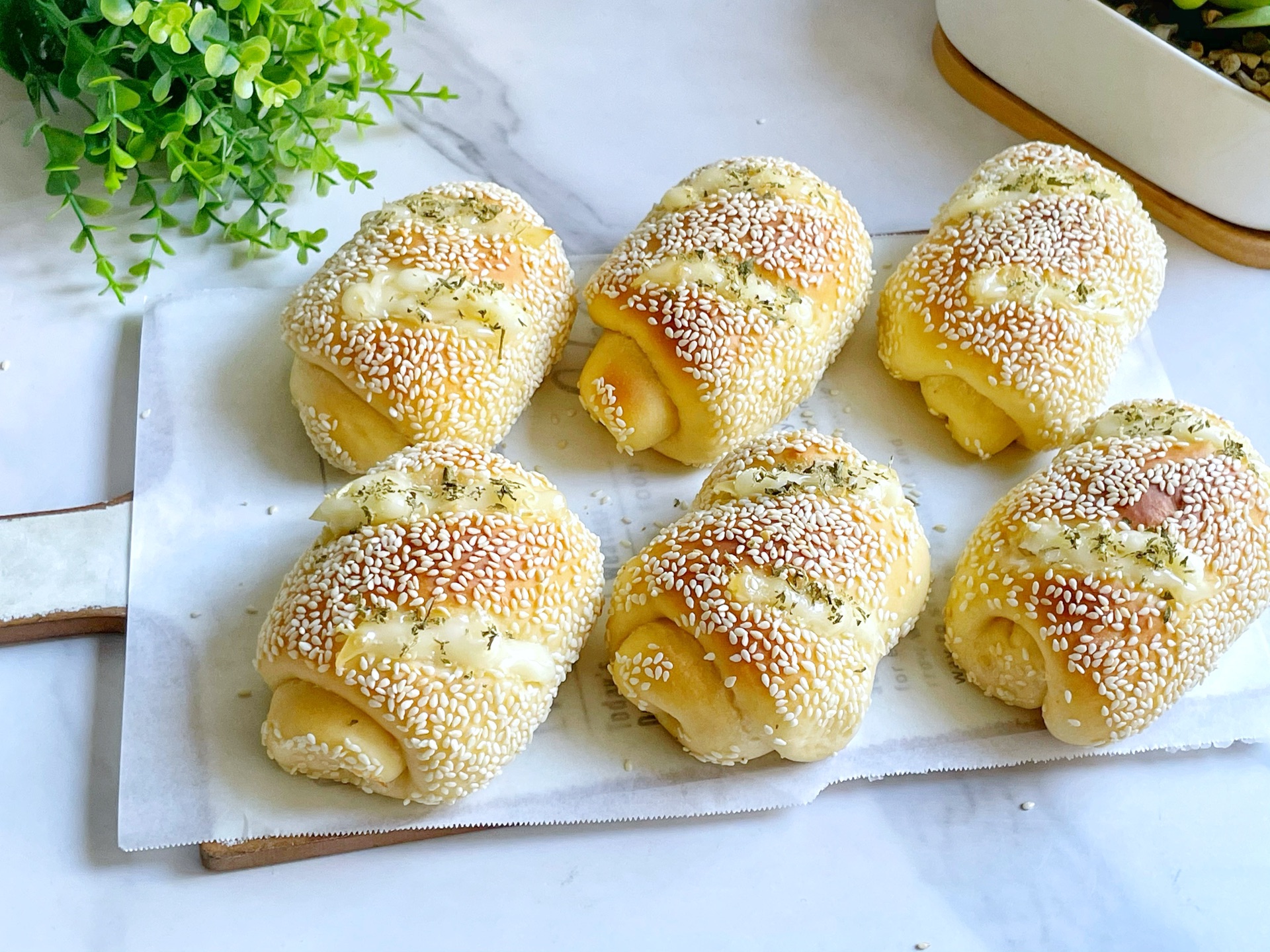 沙拉肉松面包自己在家就能做口感细腻绵密松软美味