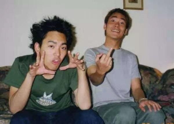 14岁出国19岁入狱23岁靠在妈妈怀里离世的他,一年后作品惊艳众人休闲区蓝鸢梦想 - Www.slyday.coM