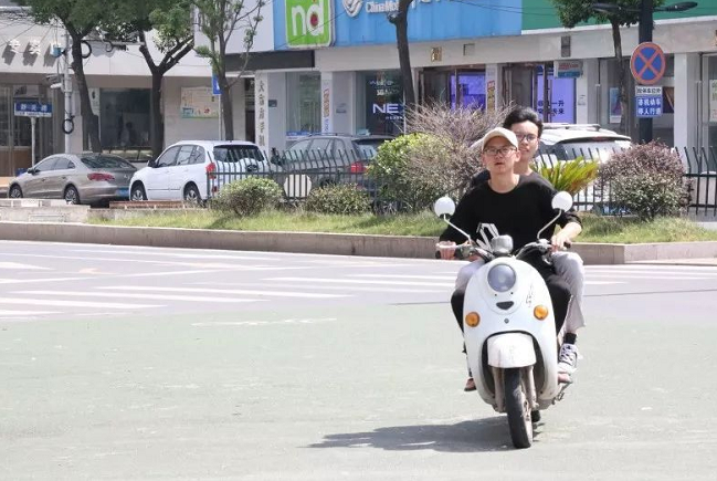 汽车看点 自媒体 正文小行家的观点:对于电动车载人,很多人认为设置得