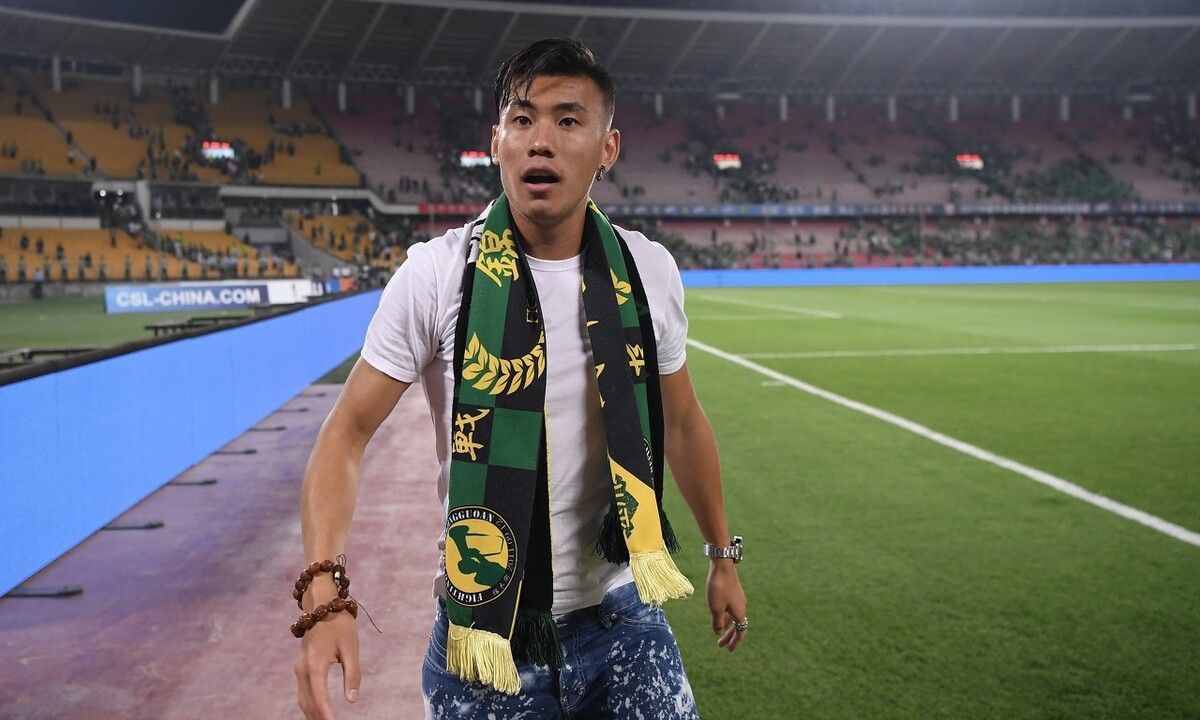 他早于武磊留洋西甲,被称为中超亿元先生,如今却被欠薪18个月|张呈栋