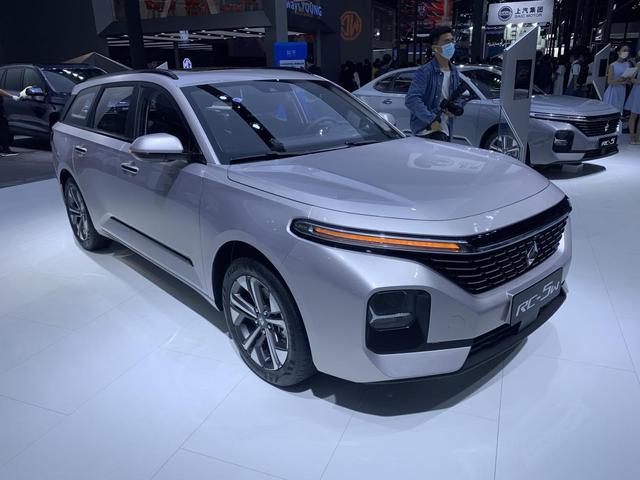 最美旅行车新宝骏rc-5w,空间大的同时性价比又高