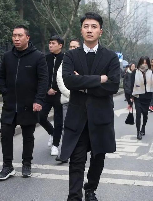 林生斌现任再次发文,希望网友放过自己,情绪多变令人