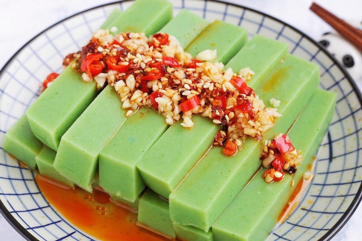 菠菜做成凉粉简单拌一拌清凉爽口家人都称赞