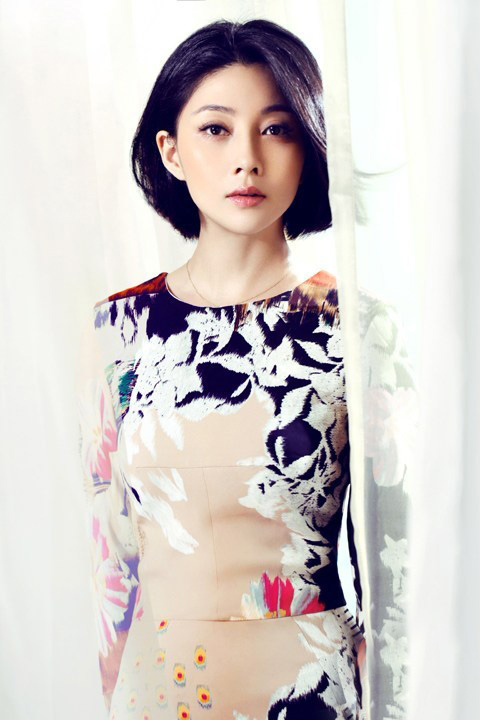 42岁殷桃结婚了?被曝豪宅面积5000平,甜蜜称陌生男子为“老公”休闲区蓝鸢梦想 - Www.slyday.coM 42岁殷桃结婚了?被曝豪宅面积5000平,甜蜜称陌生男子为“老公”休闲区蓝鸢梦想 - Www.slyday.coM