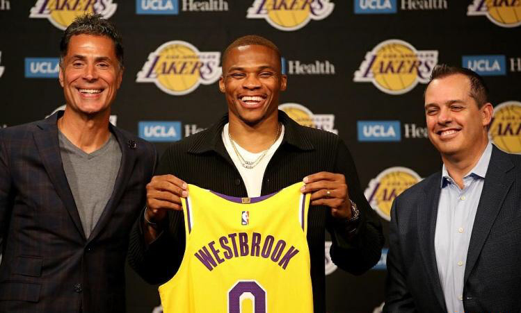 威少正式加盟湖人!|湖人|拉塞尔·威斯布鲁克|nba_新浪新闻