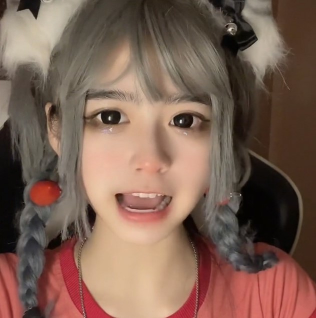 41天涨粉930万因窝嫩叠走红的安妮却在躲着铁山靠