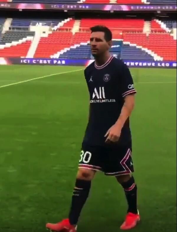 梅西球场颠球亮相照曝光 法甲开“特例”允许其穿30号球衣休闲区蓝鸢梦想 - Www.slyday.coM 梅西球场颠球亮相照曝光 法甲开“特例”允许其穿30号球衣休闲区蓝鸢梦想 - Www.slyday.coM