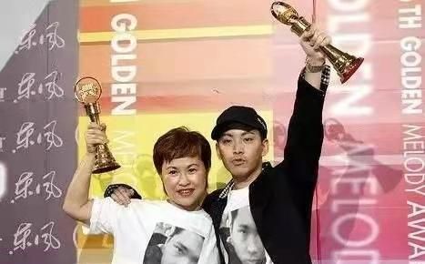 14岁出国19岁入狱23岁靠在妈妈怀里离世的他,一年后作品惊艳众人休闲区蓝鸢梦想 - Www.slyday.coM