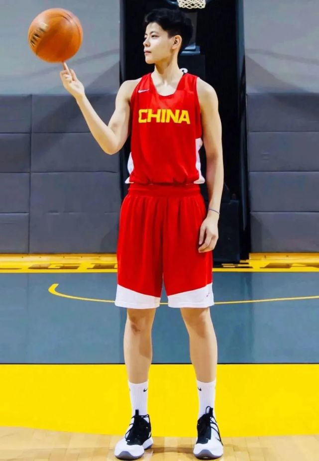 水球运动员熊敦瀚