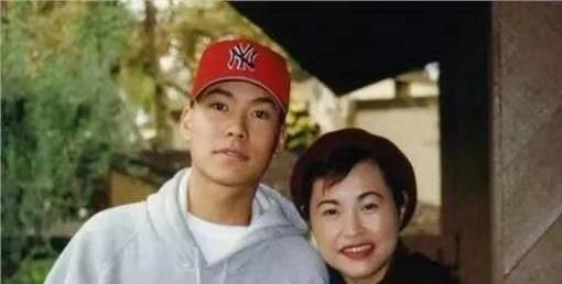 14岁出国19岁入狱23岁靠在妈妈怀里离世的他,一年后作品惊艳众人休闲区蓝鸢梦想 - Www.slyday.coM