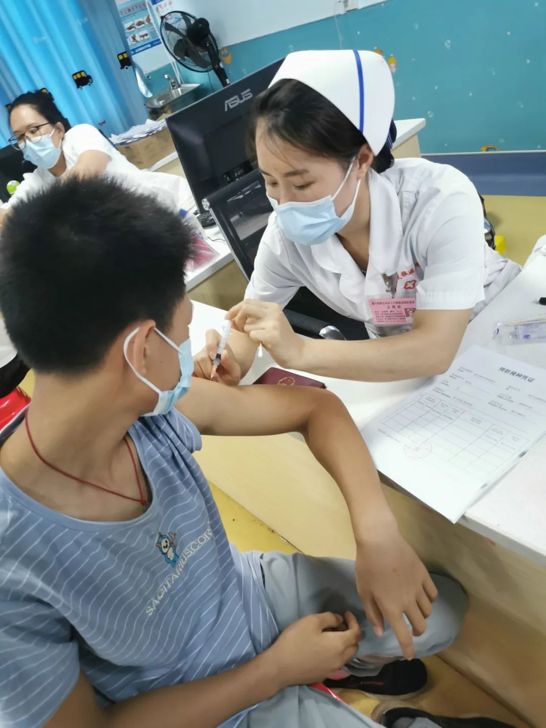 完成率近95%!贺州规定年龄段学生群体第一剂疫苗接种工作有序进行