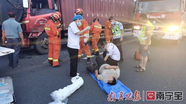 凌晨高速上车辆被追尾，他这个举动救了后车被困司机一命休闲区蓝鸢梦想 - Www.slyday.coM