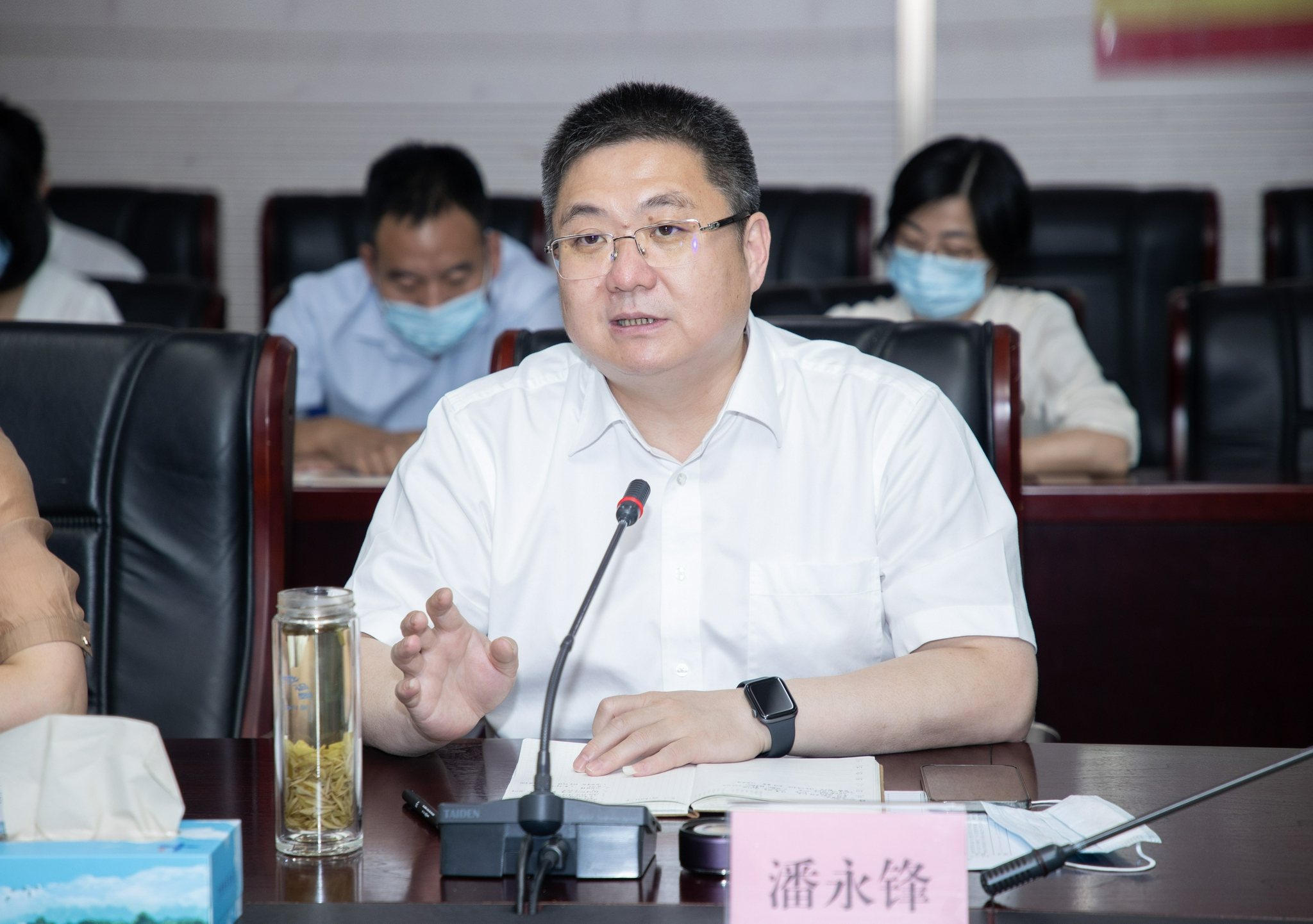 8月10日下午,吴兴区委副书记,区长潘永锋赴卫生院,商场,养老机构,疫苗
