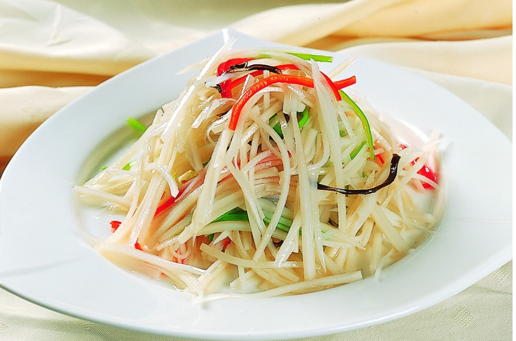 凉拌白萝卜丝清淡爽口又解腻足以唤醒你沉睡的味蕾