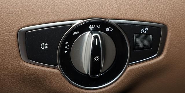 常开auto会伤灯吗?尽管放心使用,对灯一点影响也不会有