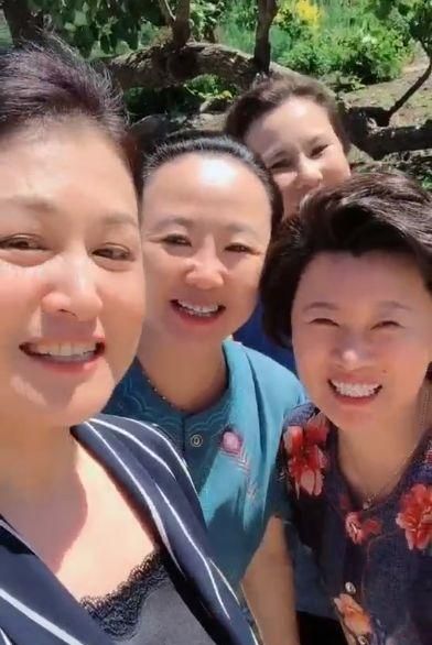 于月仙曾透露谢大脚名字的由来:故意穿双大码鞋,并在鞋里塞棉花休闲区蓝鸢梦想 - Www.slyday.coM 于月仙曾透露谢大脚名字的由来:故意穿双大码鞋,并在鞋里塞棉花休闲区蓝鸢梦想 - Www.slyday.coM