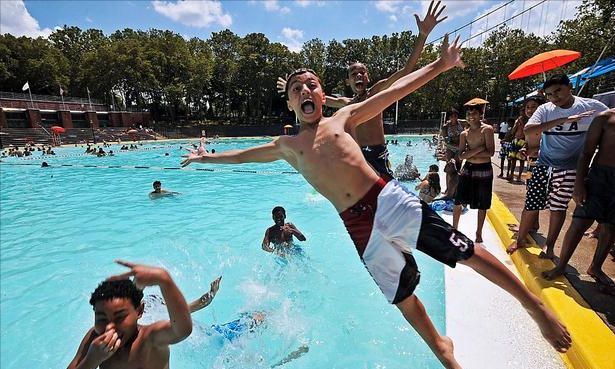 5岁男孩小区游泳池溺亡,家长称:无证经营,为何大家指责家长休闲区蓝鸢梦想 - Www.slyday.coM 5岁男孩小区游泳池溺亡,家长称:无证经营,为何大家指责家长休闲区蓝鸢梦想 - Www.slyday.coM