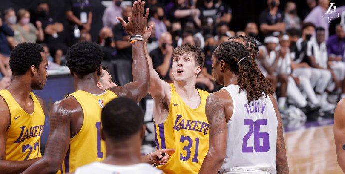 NBA夏季联赛：尼克斯vs湖人 卡考克PK奎克利 附直播录像回放休闲区蓝鸢梦想 - Www.slyday.coM