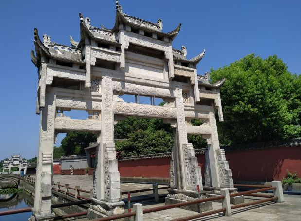 浙江有个高大上的寺庙,曾获双皇帝御碑,被誉为"江南紫禁城"