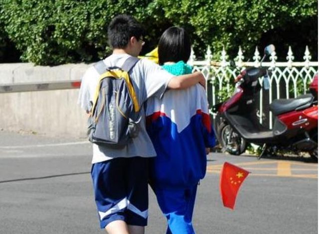 初中生喜迎“好消息”,初高中或实行2+2模式,家长对此看法不一休闲区蓝鸢梦想 - Www.slyday.coM 初中生喜迎“好消息”,初高中或实行2+2模式,家长对此看法不一休闲区蓝鸢梦想 - Www.slyday.coM