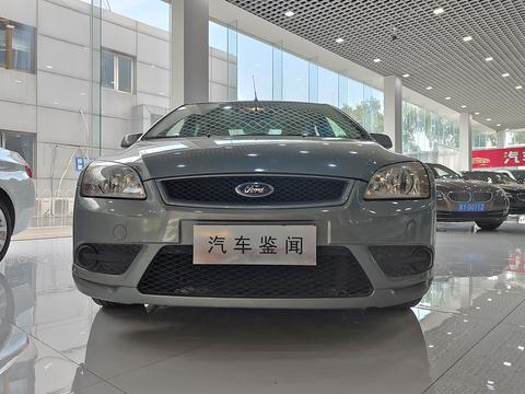 12万13年前买车能有啥配置 这辆手动福克斯高配仅剩万元残值