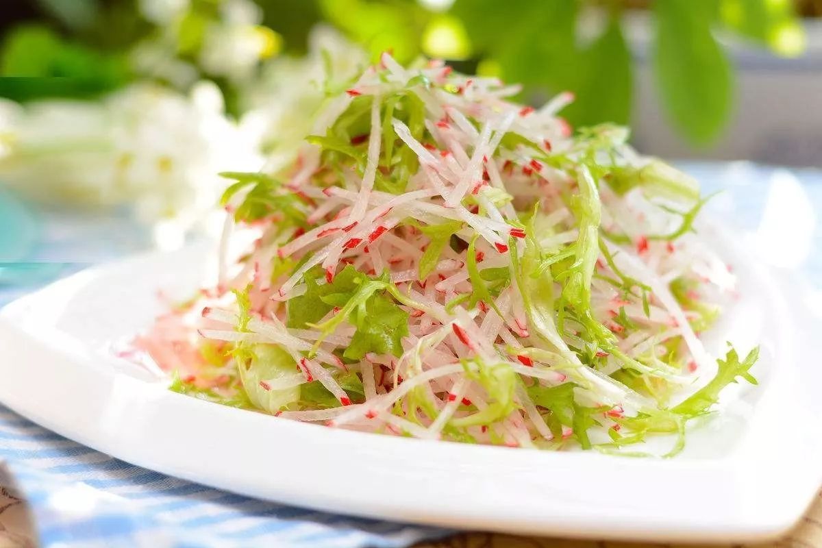 凉拌白萝卜丝清淡爽口又解腻足以唤醒你沉睡的味蕾